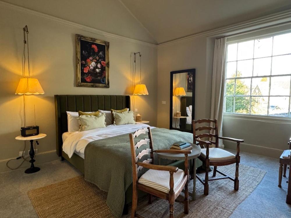 Neeld Arms Hotel Grittleton Ngoại thất bức ảnh